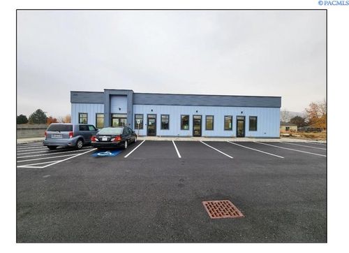 2885 Bombing Range Rd, West Richland, WA, 99353 | Card Image