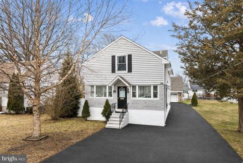 207 E Park Ave, MAPLE SHADE, NJ, 08052-2526 | Card Image
