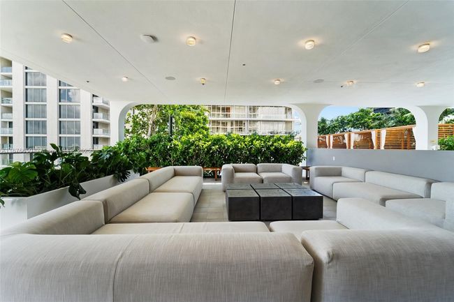 2005 - 2678 Tigertail Ave, Condo with 2 bedrooms, 2 bathrooms and null parking in Coconut Grove FL | Image 24