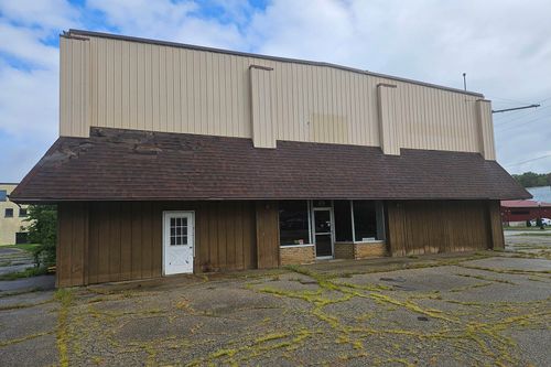 main-420 S Steele St, Ionia, MI, 48846-9401 | Card Image