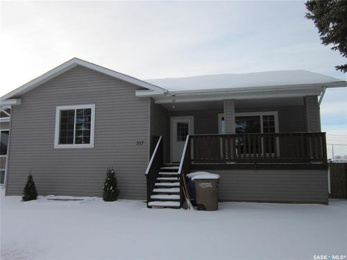 317 Burrows Ave W, Melfort, SK, S0E1A0 | Card Image