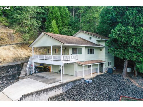 18057 Tyee Rd, Umpqua, OR, 97486 | Card Image