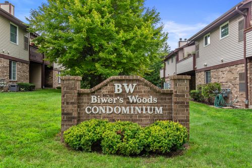 2051 S 102nd St, WEST ALLIS, WI, 53227-1390 | Card Image