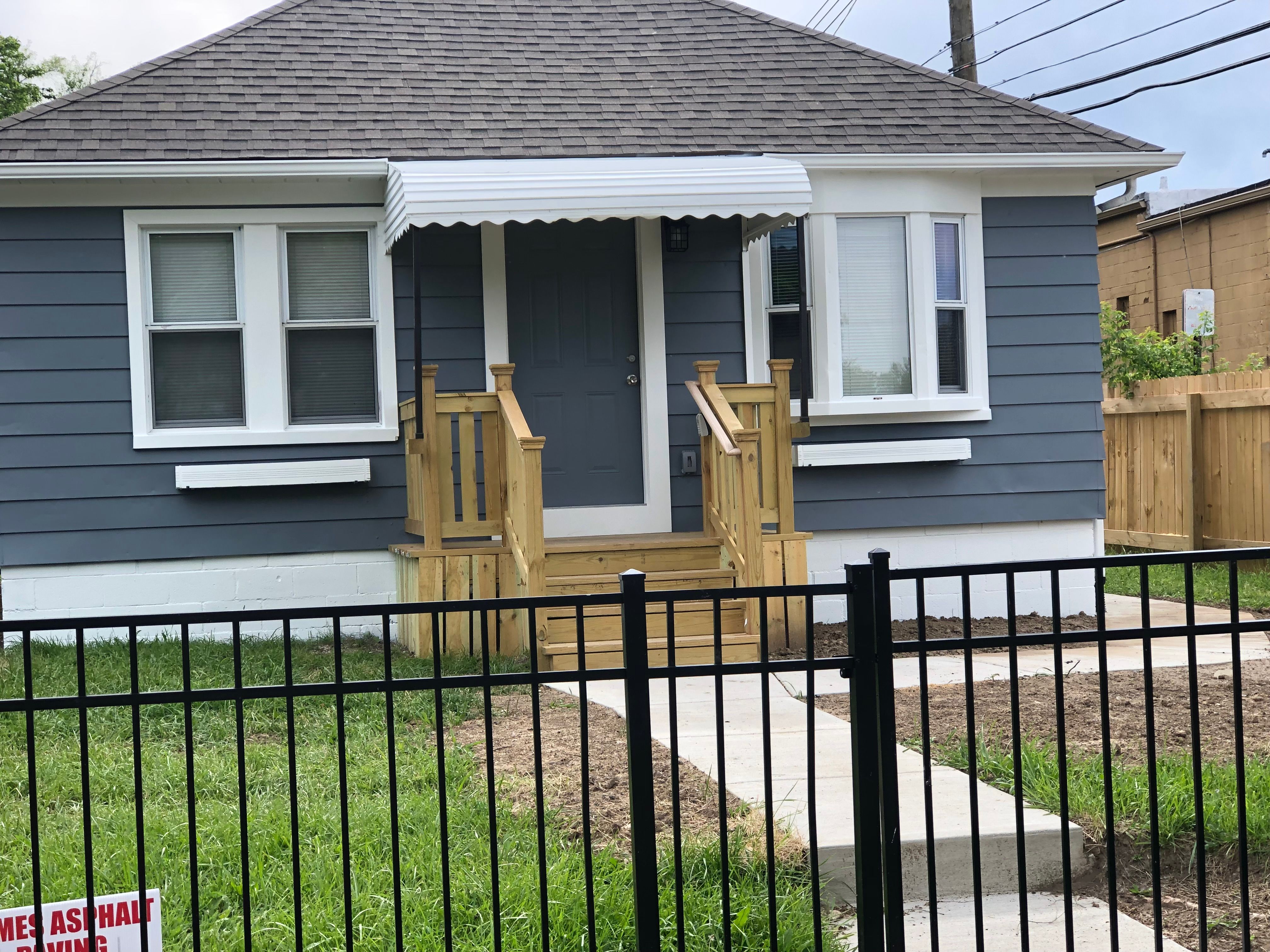 Russell St, Pontiac, MI 48342