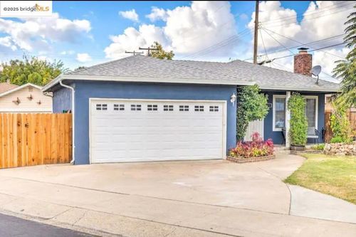 419 Matthew Plz, Lodi, CA, 95240-1116 | Card Image