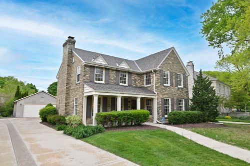 653 N 75th St, Wauwatosa, WI, 53213-3503 | Card Image