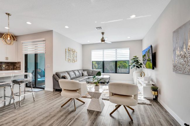 4412 Serpens Ln, Condo with 3 bedrooms, 3 bathrooms and null parking in Lake Worth FL | Image 8