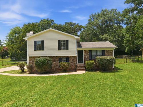 102 Meadowgreen Ln, MONTEVALLO, AL, 35115-5451 | Card Image