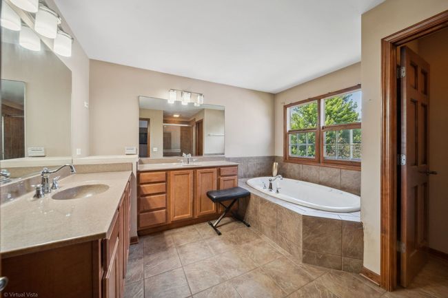 26200 W Chatham Dr, House other with 5 bedrooms, 3 bathrooms and 3 parking in Plainfield IL | Image 21