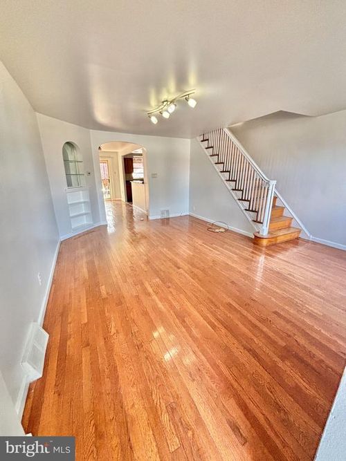 2016 Devereaux Ave, PHILADELPHIA, PA, 19149-3524 | Card Image