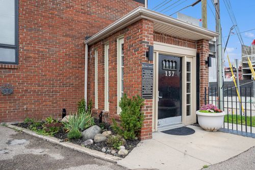 137 N Park St, Kalamazoo, MI, 49007-3758 | Card Image