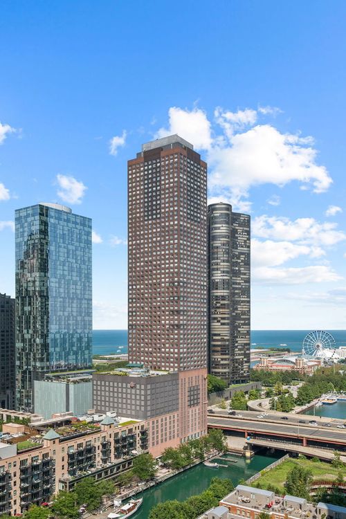 4607-474 Lake Shore Dr, Chicago, IL, 60611-6489 | Card Image