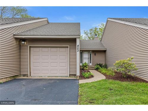 453 Hunter Hill Rd, Hudson, WI, 54016-1868 | Card Image