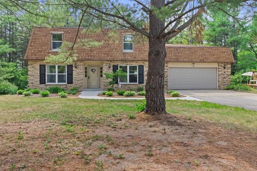5581 Maple Road, West Bend, WI, 53095 | Card Image