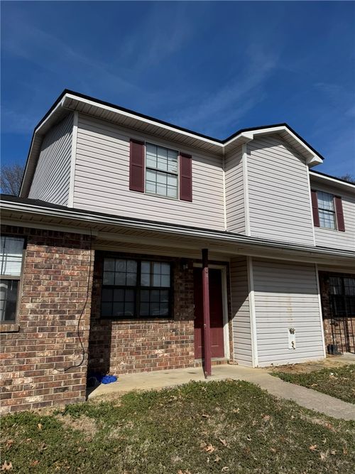 1407 E O St, Russellville, AR, 72801-3235 | Card Image