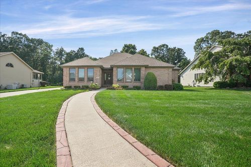 9238 Lane St, Merrillville, IN, 46410-4220 | Card Image