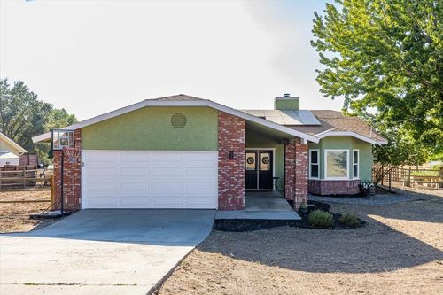 17741 Churchill St, Tehachapi, CA, 93561 | Card Image