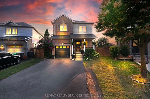 46 Oakmeadow Dr, Brampton, ON, L7A2M1 | Card Image