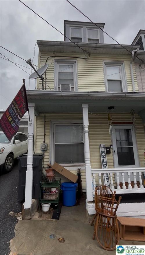 677 Sassafras St, EASTON, PA, 18042-3431 | Card Image