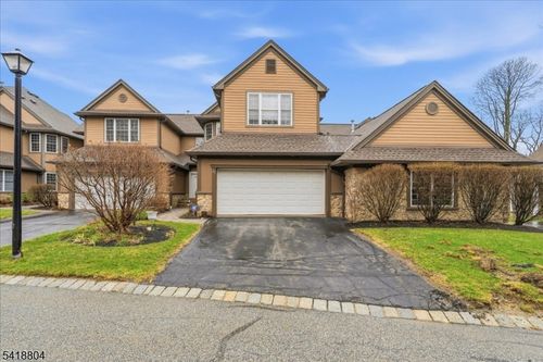 45 Bracken Hill Rd, Hamburg, NJ, 07419-1215 | Card Image