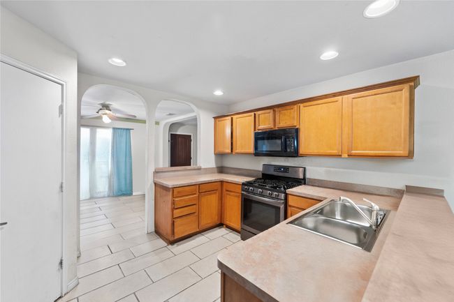 3440 Baby Doe Ct, House other with 6 bedrooms, 4 bathrooms and null parking in Fort Worth TX | Image 6