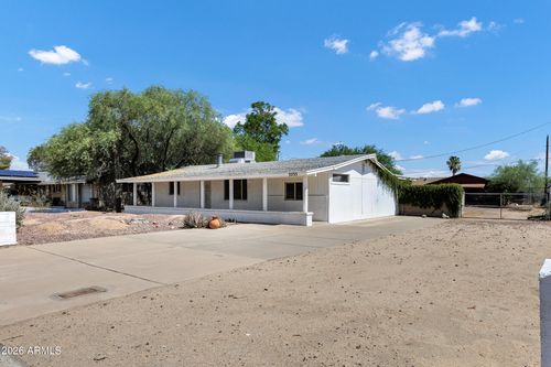 3235 E Sunnyside Lane E, Phoenix, AZ, 85032 | Card Image
