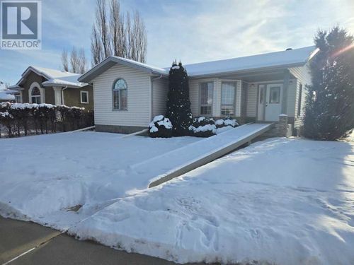 4619 55 Ave, Lacombe, AB, T4L1T7 | Card Image