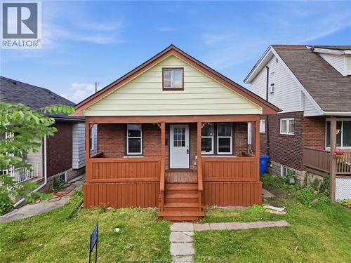 1030 Oak St, Windsor, ON, N9A5G4 | Card Image
