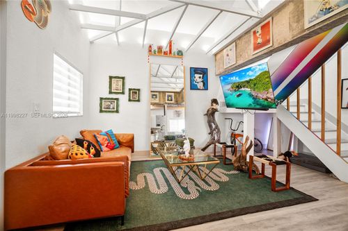 17-455 Nw 19th Ln, Miami, FL, 33136-1613 | Card Image