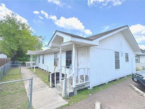 126 E 2nd St, San Juan, TX, 78589-3069 | Card Image