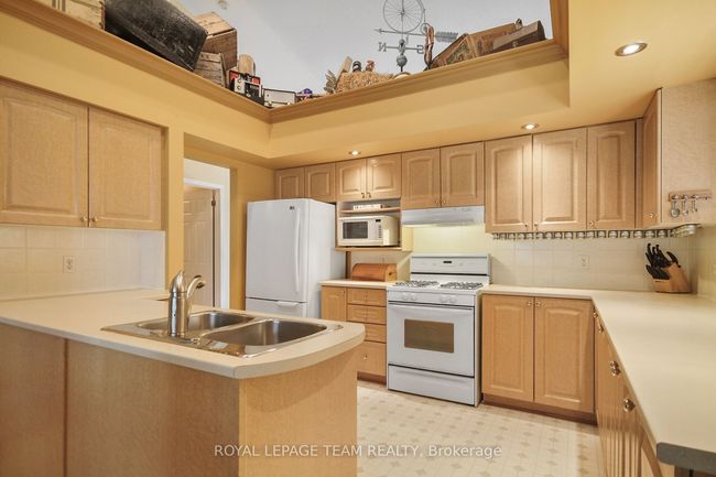 21 Windchime Cres, House other with 3 bedrooms, 3 bathrooms and 2 parking in Nepean ON | Image 11