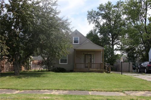 2580 E 37th St, Lorain, OH, 44055-2807 | Card Image