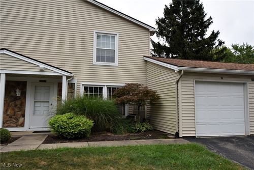 3093 Ivy Hill Circle, Cortland, OH, 44410 | Card Image