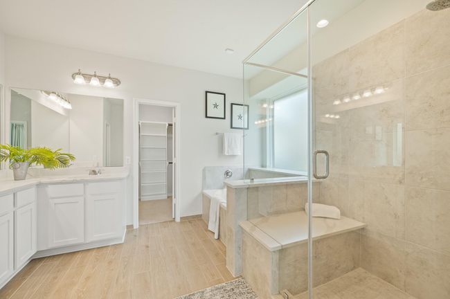 Primary Bathroom | Image 27