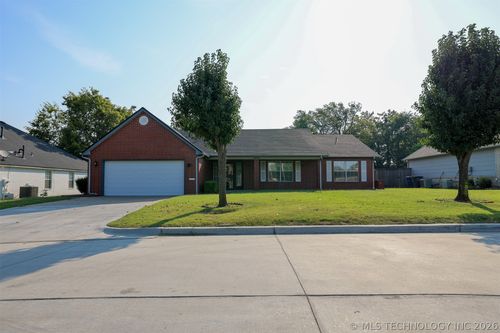 1601 N Detroit Ave, Tulsa, OK, 74106-4209 | Card Image