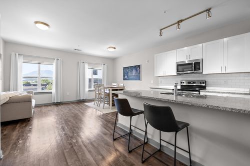 apt-322-782 Riverfront Pkwy, Chattanooga, TN, 37402-1628 | Card Image