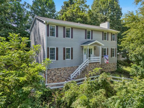 5448 Highfields Rd, Roanoke, VA, 24018-4108 | Card Image