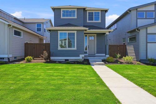 3863 Ne Petrosa Ave, Bend, OR, 97701-4296 | Card Image