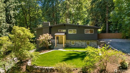 19035 Se 56th St, Issaquah, WA, 98027-8625 | Card Image