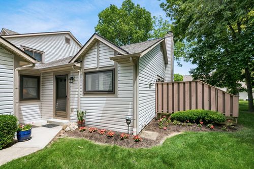 2711 Woodland Trail Drive, Columbus, OH, 43231 | Card Image