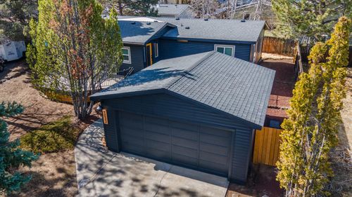 1033 Se Laurelwood Pl, Bend, OR, 97702-2334 | Card Image
