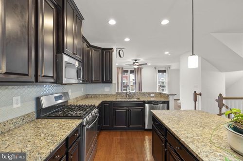 41690 Mcmonagle Sq, ALDIE, VA, 20105-6015 | Card Image
