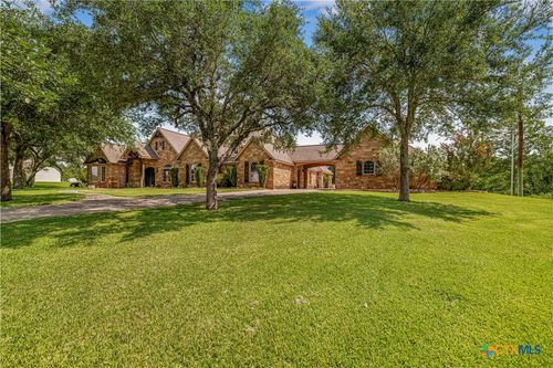 178 Juniper Trl, Yoakum, TX, 77995-3001 | Card Image