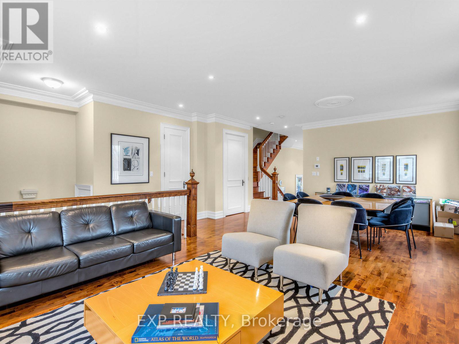 Residential in Toronto (Casa Loma) 5