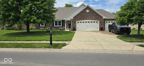 3648 S Cedar Creek Ln, New Palestine, IN, 46163-8719 | Card Image