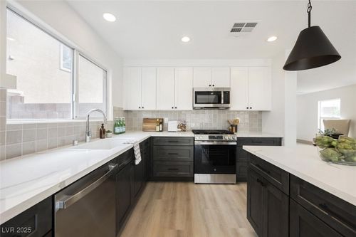653 Del Giorno St, Las Vegas, NV, 89138-7502 | Card Image