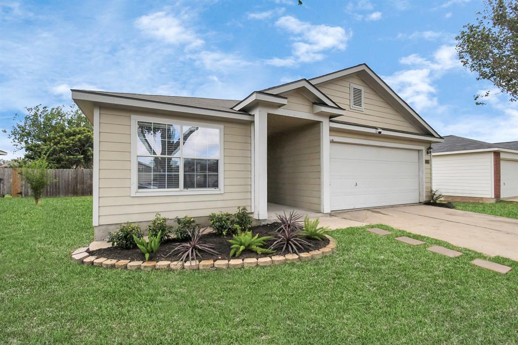Cozy Trail Ct, Richmond, TX 77469
