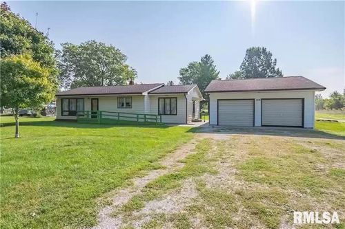 100 N Joynt Street, Latham, IL, 62543 | Card Image