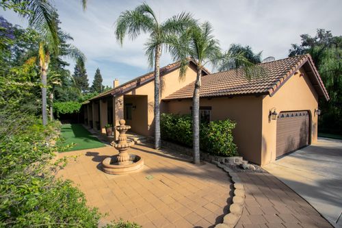 i-915 S Strathmore Ave, Lindsay, CA, 93247-9476 | Card Image