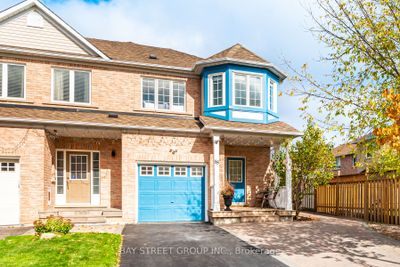 88 Madison Ave, Home with 3 bedrooms, 4 bathrooms and 5 parking in Richmond Hill ON | Image 2